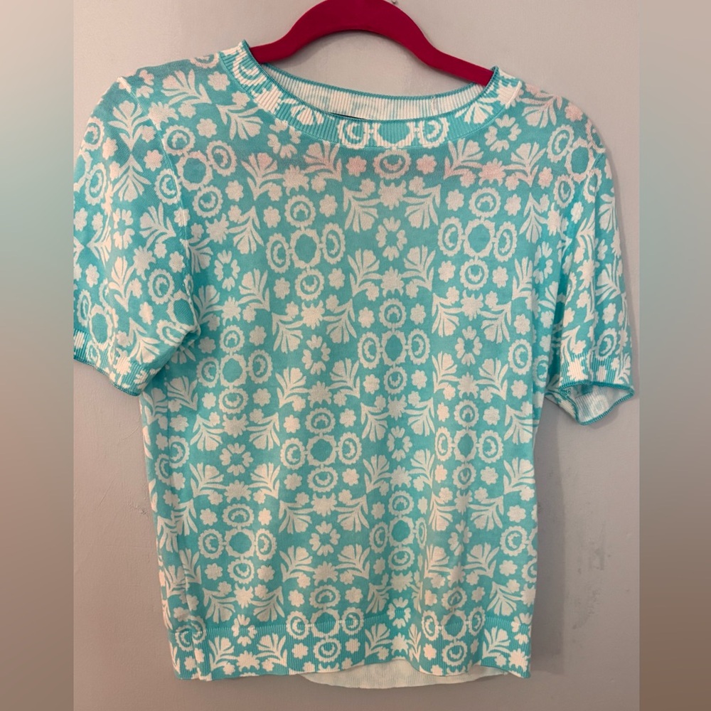 Ann Taylor White and blue knit Tee